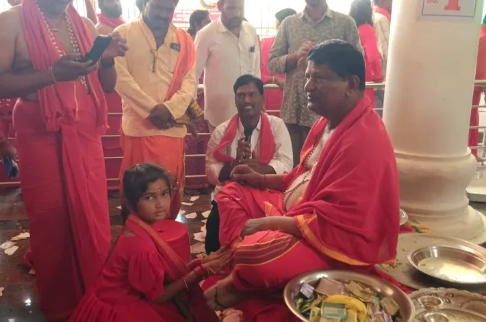 దుర్గామాత దీక్షా వైభవం.. వెయ్యి మందితో మాలధారణ