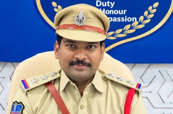 దసరా ర్యాలీలో తల్వార్‌తో సంచారం.. వ్యక్తి అరెస్ట్
