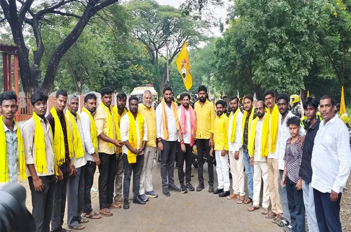 సేవా సంకల్ప యాత్రకు ముద్రగడ వంశీ ఘన స్వాగతం