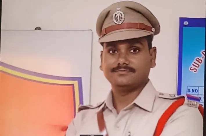 రోడ్డు ప్రమాదంలో ఎస్సైకి తీవ్ర గాయాలు