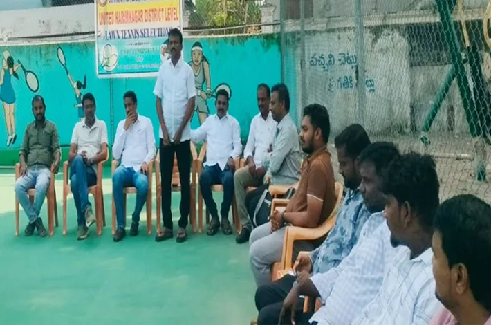 సింథటిక్ టెన్నిస్ కోర్టులో జిల్లా స్థాయి పోటీలు
