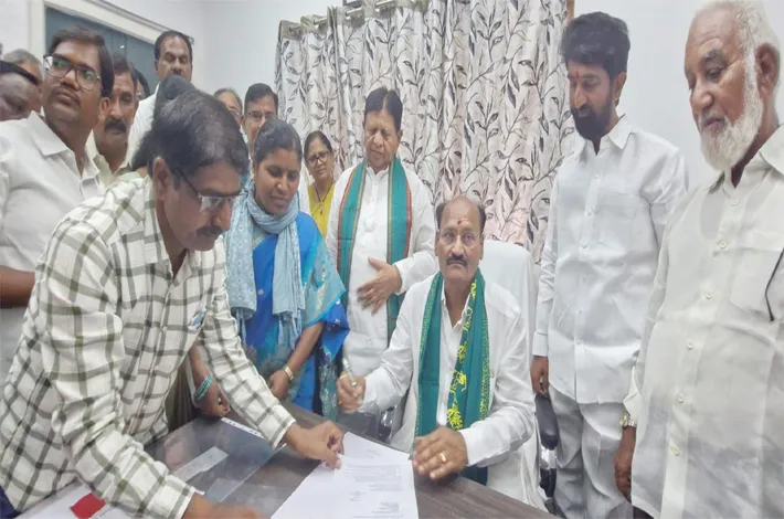 బోధన్ మార్కెట్ కమిటీ చైర్మన్‌గా దేవభక్తుని ప్రమాణ స్వీకారం