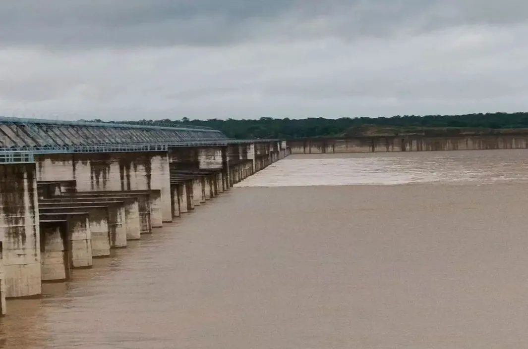 మేడిగడ్డకు వరద పోటు