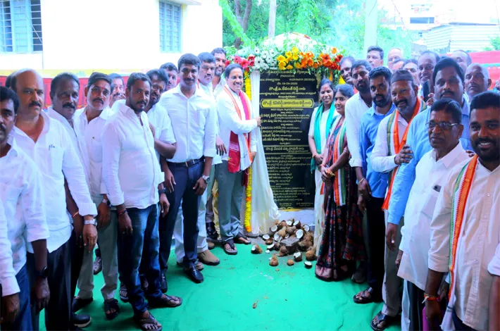కాంగ్రెస్ ప్రభుత్వంతోనే మున్సిపాలిటీల అభివృద్ధి