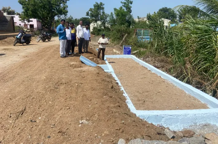 విజయవంతంగా పూర్తయిన డ్రైన్ ఎండ్ సోక్ పిట్ నిర్మాణం 
