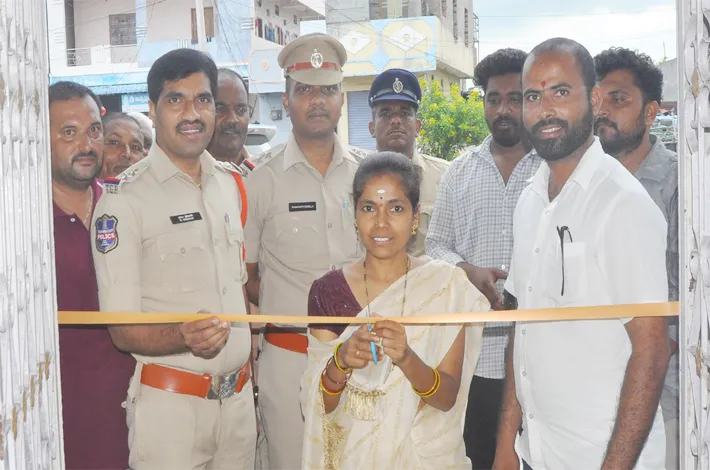 సీసీ కెమెరాలు ప్రారంభం