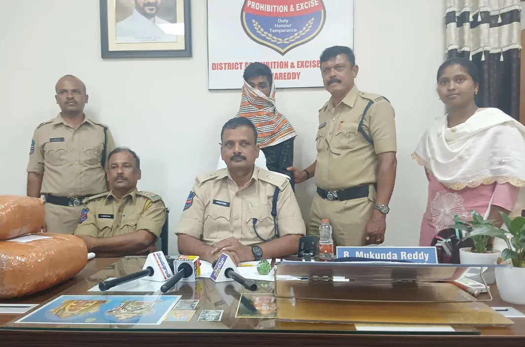 ఎండు గంజాయి స్వాధీనం 