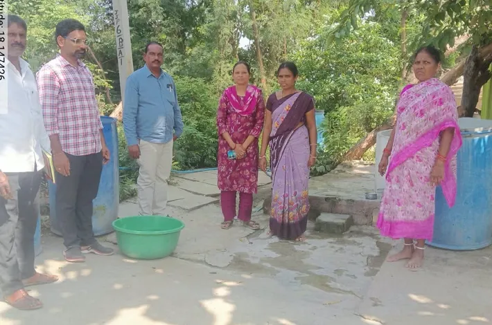 ప్రతి ఇంటికి ఇంకుడు గుంతలు తవ్వుకోవాలి: ఎంపీడీవో