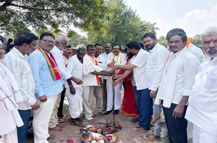 కేంద్రం నిధులతోనే గ్రామాల్లో అభివృద్ధి పనులు