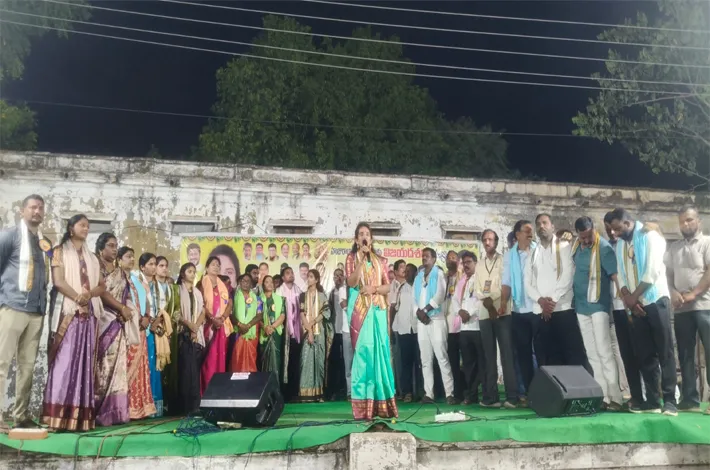 హుజురాబాద్‌లో అట్టహాసంగా రావణ దహనం