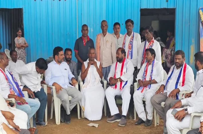 నర్సాగౌడ్ కుటుంబానికి పరామర్శ
