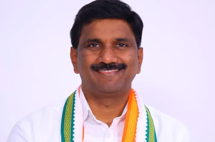 జర్నలిస్ట్ అనిల్ కుటుంబానికి అండగా ఉంటాం