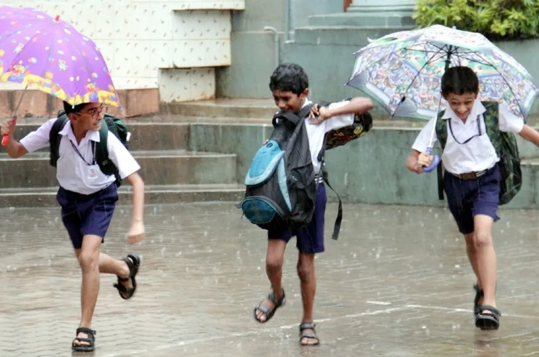స్కూళ్లకు సెలవు