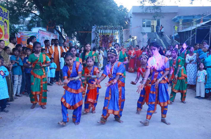 దుద్దెడలో ఘనంగా దుర్గామాత శోభాయాత్ర