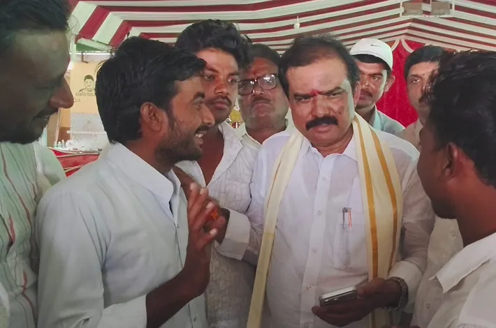 డిగ్రీ పరీక్ష కేంద్రం ఏర్పాటు చేయాలని వినతి