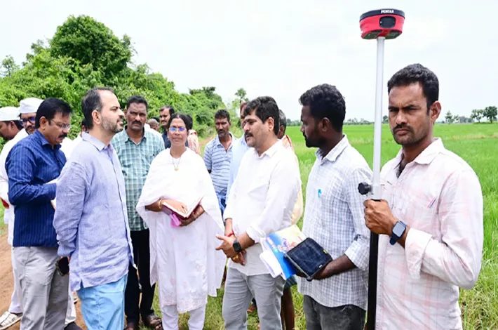 డిజిటల్ భూ రీ-సర్వేతో రైతులకు భరోసా