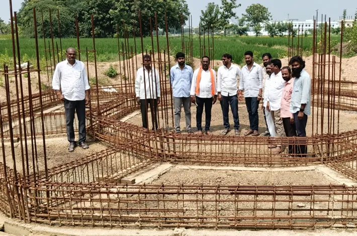 నిలిచిపోయిన వాటర్ ట్యాంకుల పనులను ప్రారంభించాలి..