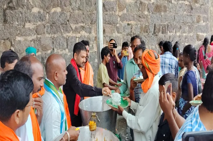 వినాయక ఉత్సాహాల్లో సేవా కార్యక్రమాలు