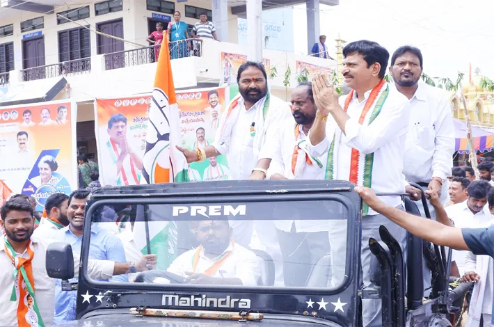 బీఆర్‌ఎస్ దొర ఫాంహౌస్‌కే పరిమితం