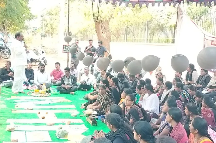 NHM ఉద్యోగులను వెంటనే క్రమబద్ధీకరించాలి