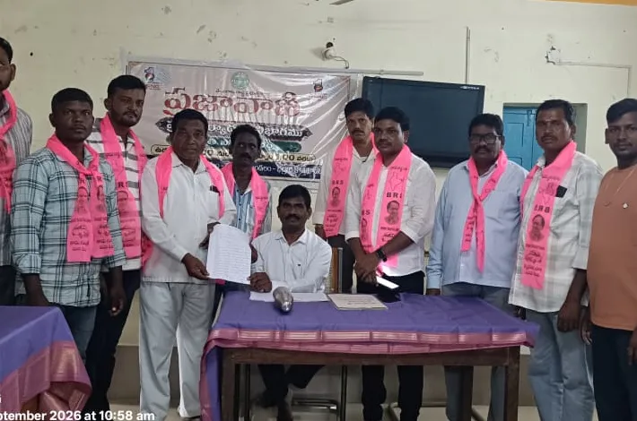 కాంగ్రెస్ హామీల అమలుకు బీఆర్ఎస్ వినతి