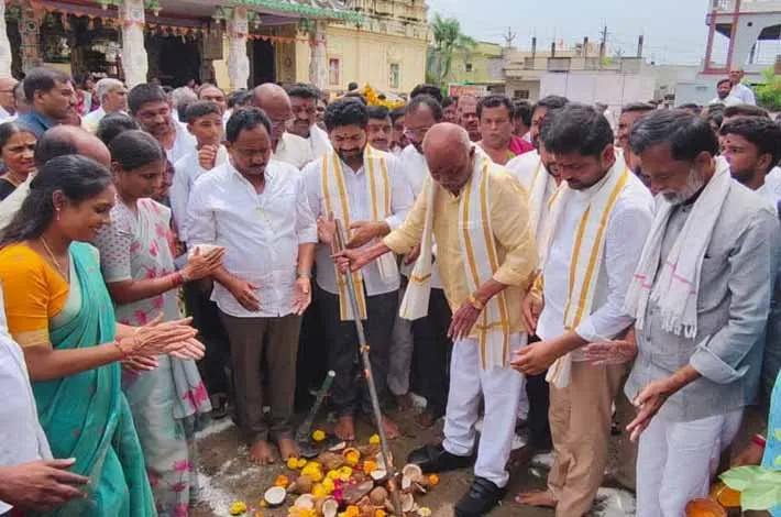 కమ్యూనిటీ హాల్ నిర్మాణ పనులకు శంకుస్థాపన