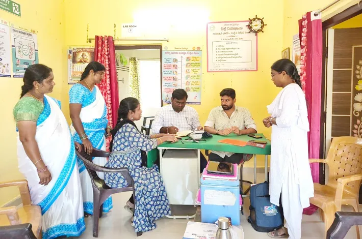 పరిసరాల పరిశుభ్రతపై అవగాహన కల్పించాలి