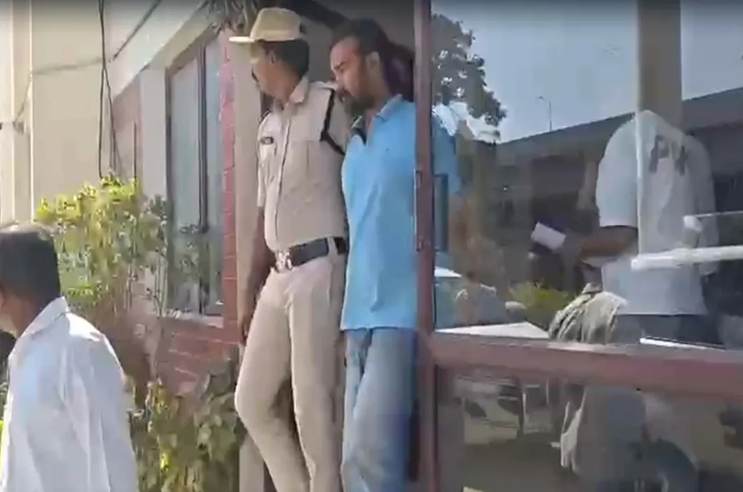 ఫేక్ బాంబు బెదిరింపులు.. సాఫ్ట్‌వేర్ ఇంజనీర్ అరెస్ట్‌