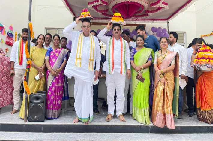 తెలంగాణ సంస్కృతి, సంప్రదాయాలకు ప్రతీక బతుకమ్మ