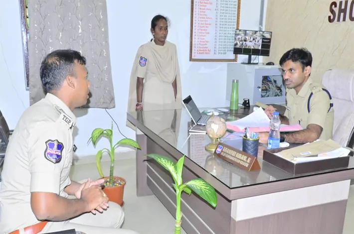 కేసముద్రం పోలీస్ స్టేషన్‌ను ఆకస్మికంగా తనిఖీ