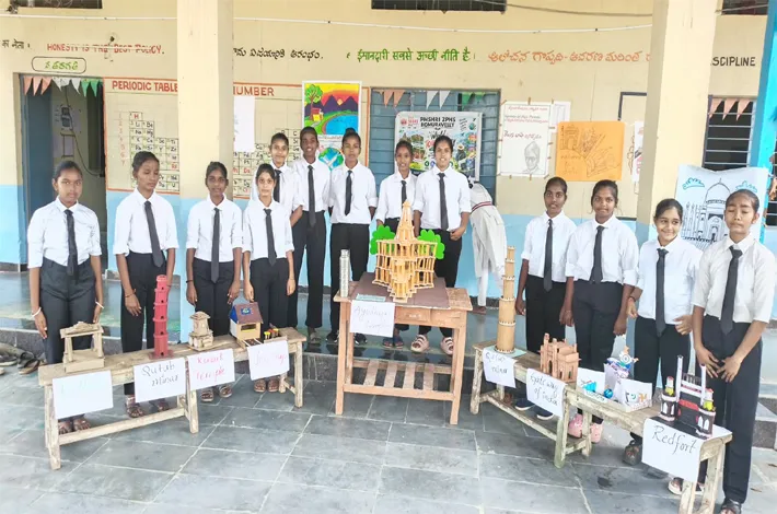 కొమురవెల్లి పాఠశాలలో  హస్తకళ ప్రదర్శనలు
