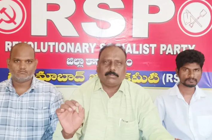 పేదల ఇళ్లపై వేధింపులు ఆపాలి