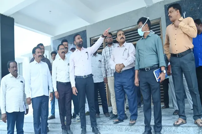 ప్రభుత్వ ఆసుపత్రి నిర్మాణ పనులు వేగవంతం చేయాలి