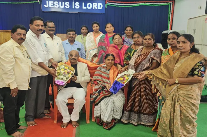 బాప్టిస్ట్ చర్చ్ లో ఘనంగా పాస్టర్స్ డే వేడుకలు