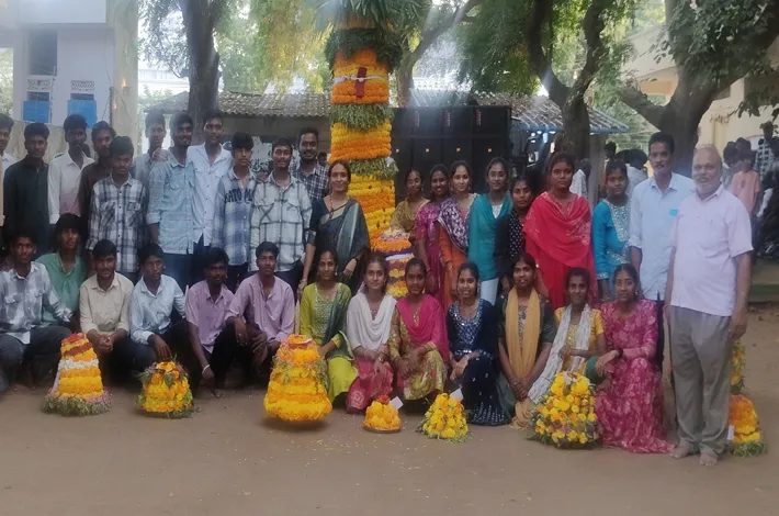 పూల పండుగ బతుకమ్మ