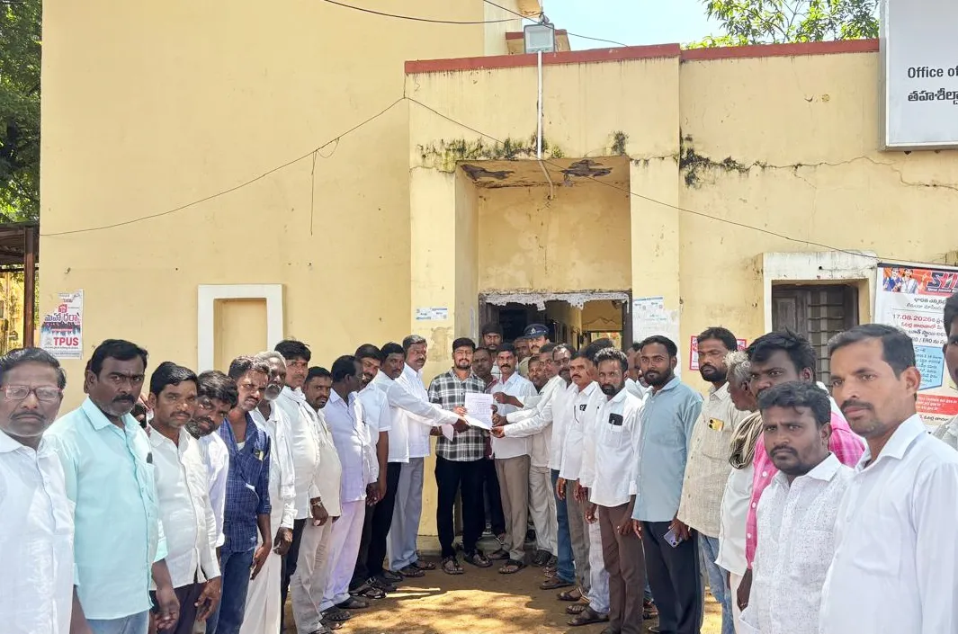 అంబేడ్కర్‌పై అనుచిత పుస్తక రచన