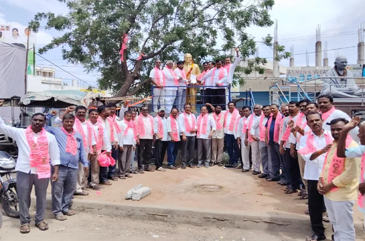 కాంగ్రెస్ 420 హామీలను నెరవేర్చాలి