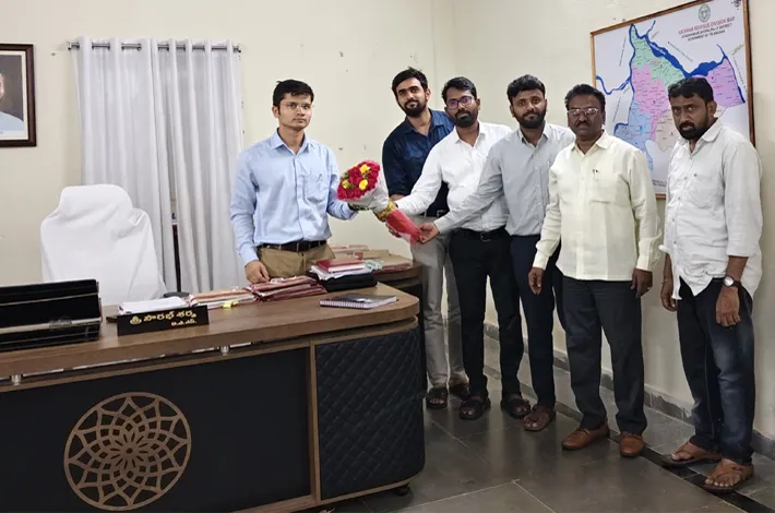 సబ్ కలెక్టర్ ను కలిసిన ఎంపిడీఓలు 