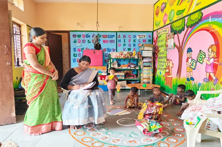 అంగన్వాడీ కేంద్రాన్ని ఆకస్మికంగా తనిఖీ