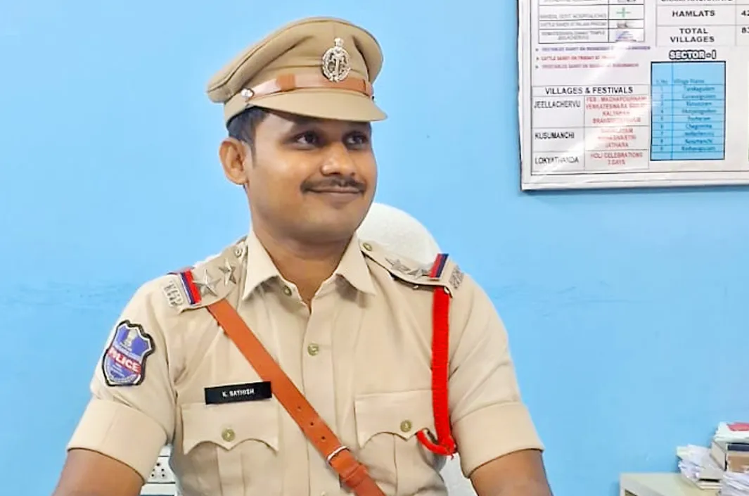 కూసుమంచి ఎస్సైగా సతీష్ బాధ్యతల స్వీకరణ