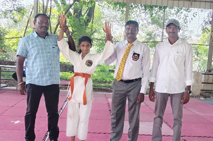 జిల్లా స్థాయికి వేదం పాఠశాల విద్యార్థి ఎంపిక