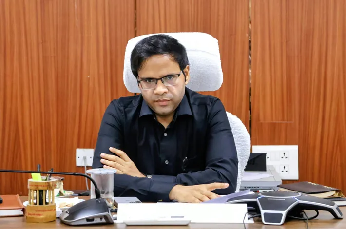 వర్షాల దృష్ట్యా రెండు రోజులు పాఠశాలలకు సెలవులు  