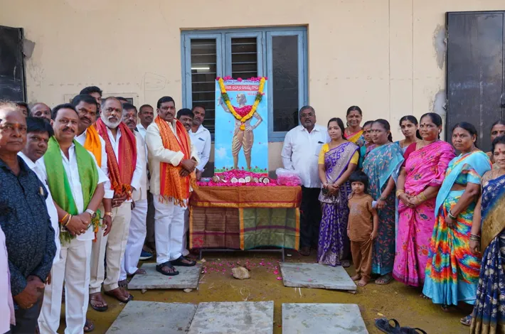 చాకలి ఐలమ్మ పోరాటం నేటి తరానికి అనుసరణీయం 