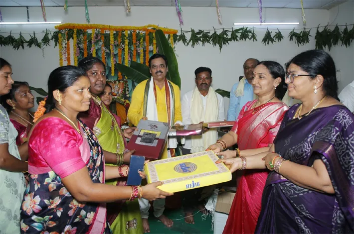 బీటీపీఎస్‌లో కార్మిక సంఘ నాయకుని దాతృత్వం