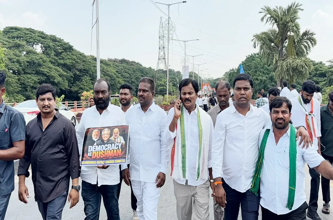 ‘సేవ్ డెమోక్రసీ’ నినాదంతో చలో లోక్‌భవన్