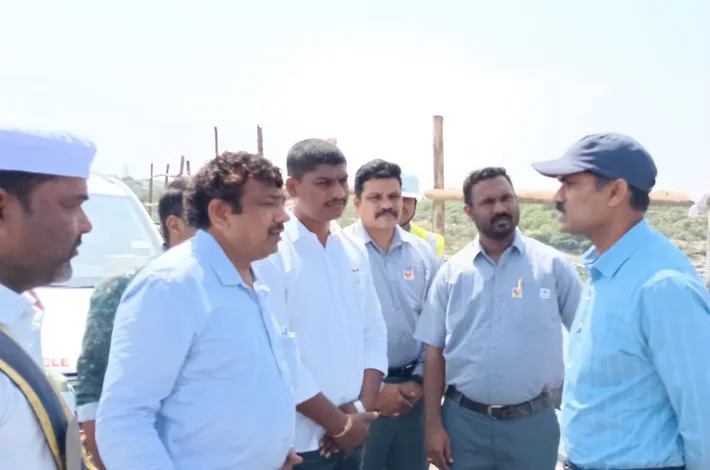 వాడపల్లి వద్ద నిమజ్జన ఏర్పాట్లు పరిశీలించిన ఆర్డీవో