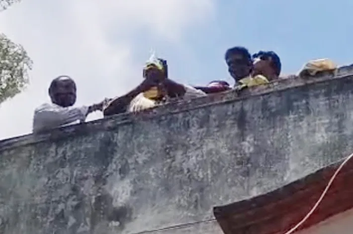 పెన్షన్ తొలగింపుపై వికలాంగుల ఆందోళన