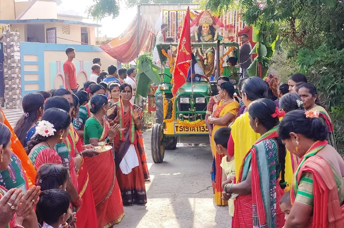 ఘనంగా దుర్గా నిమజ్జనం 