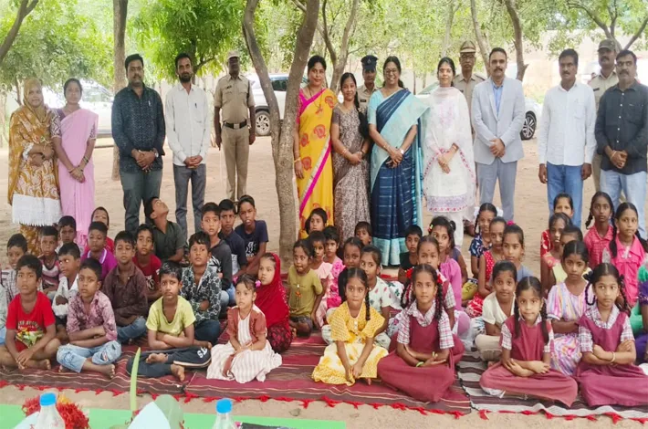 సమాజంలో గురువుకి ప్రత్యేక గౌరవం