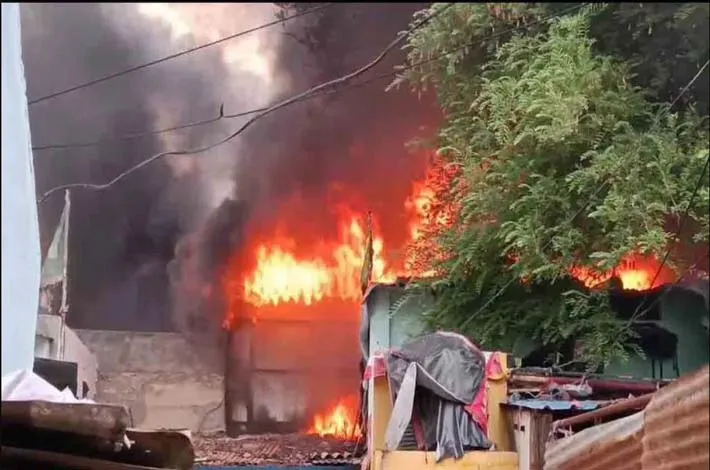 ఫర్నిచర్ గోదాంలో అగ్ని ప్రమాదం